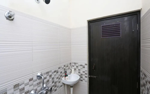 OYO 15994 Hotel Bullet Inn & Lounge