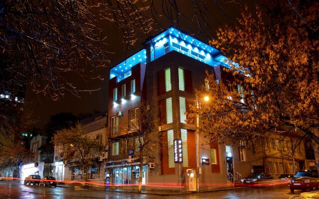 Hotel Diamond Dat Exx Company вид на фасад