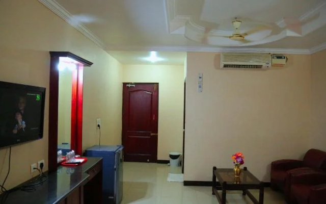 Hotel Vels Court