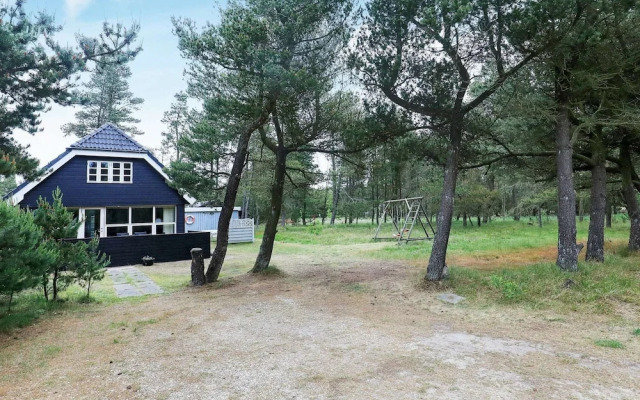 6 Person Holiday Home in Oksbol