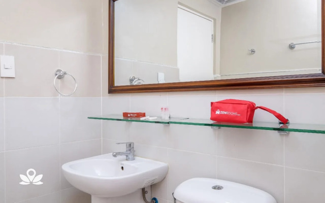 OYO 105 Melbourne Suites