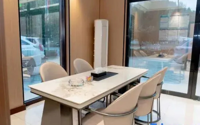 Xizhou Hongyan Hotel (Little Western Paradise)
