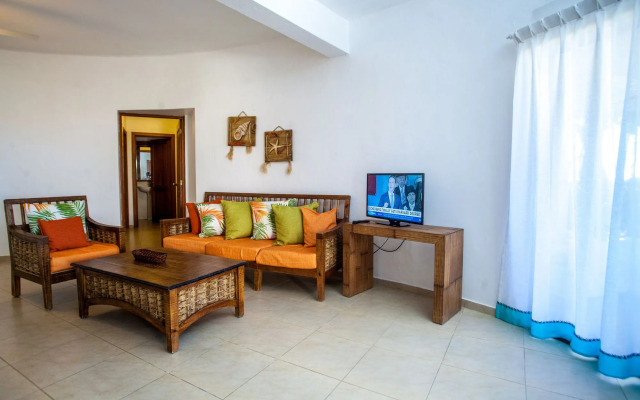 Los Corales Beach Village