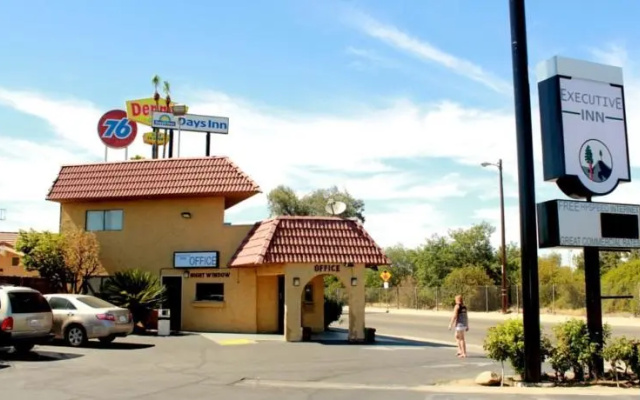 Super 8 Fresno