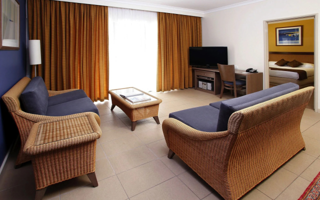 Mantra Geraldton