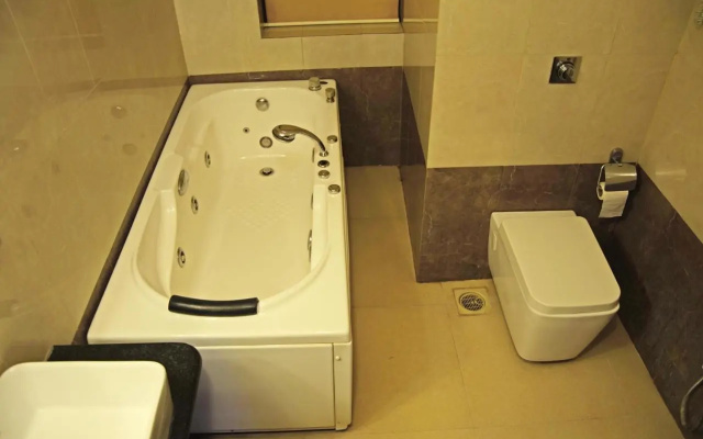 Hotel Elegant Grand