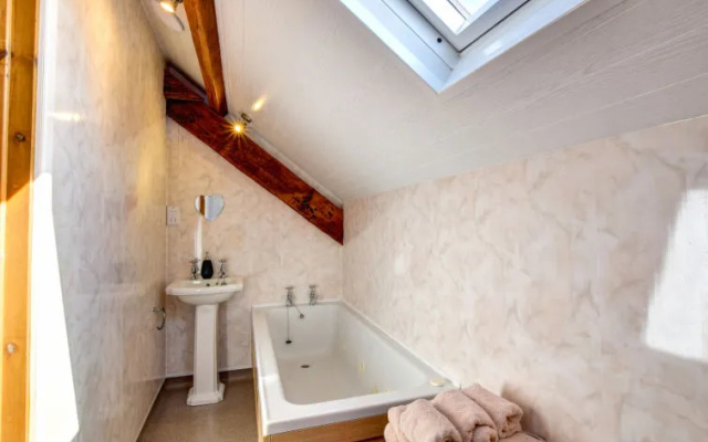 Holiday Home Sgubor y Rhyd