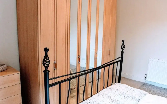 Cosy & Modern Apartment in Central Edinburgh
