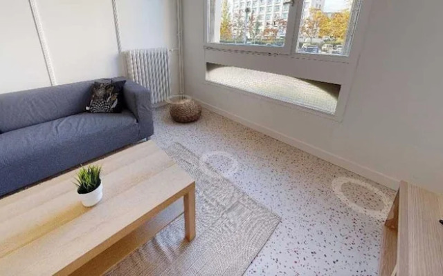 Private Room in a Shared Flat - Lyon 8 e