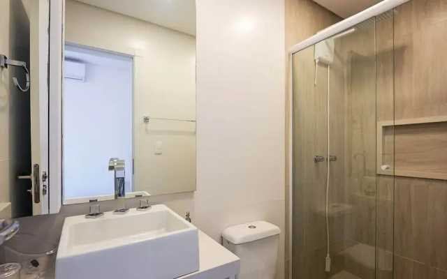 Apto c/ piscina e churrasq, 280m da praia IMD0502