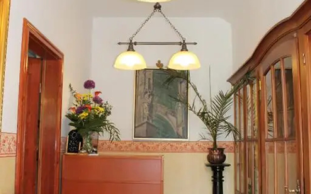 Kreuzerhof Hotel Garni