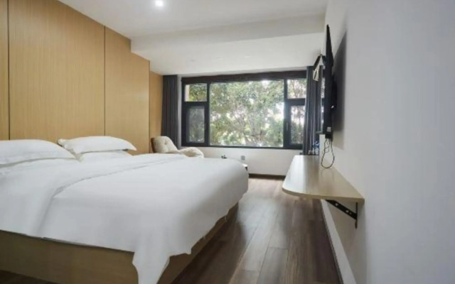 Yiyalan Hotel (Jianshui Ancient City Lin'an Prefecture Branch)