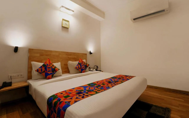 FabHotel The Glory