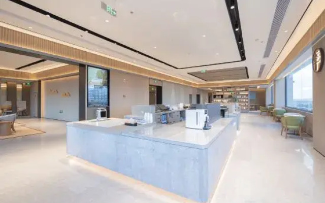 JI Hotel (Yancheng High-Speed Railway Station Xiwang Avenue)