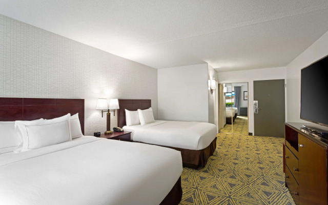 DoubleTree by Hilton Washington Meadow Lands Casino Area