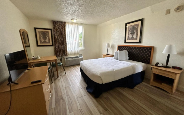 Monumental Movieland Hotel