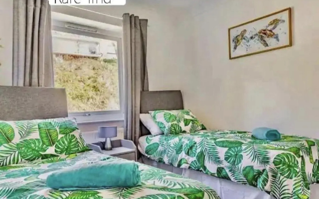 Lovely Apartment 1 King 4 Single Beds