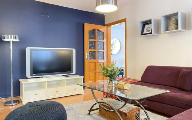 Central Flat with Balcony and Terrace in Sisli