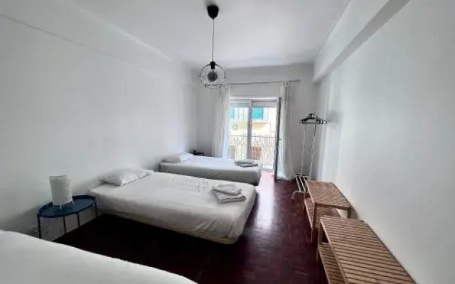 Flores Terrace Apartment