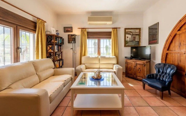 1132 Villa Hazilla