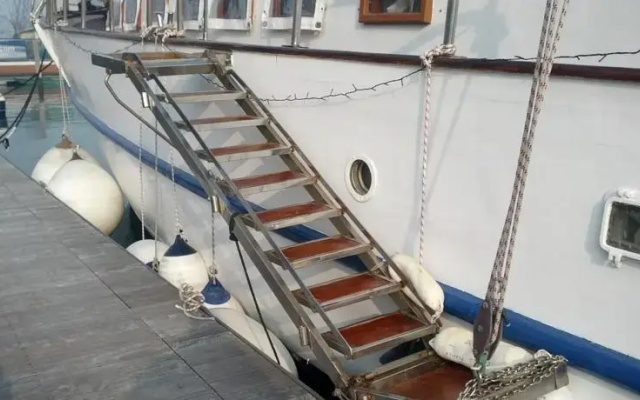 Isole Tremiti, Caicco Freedom