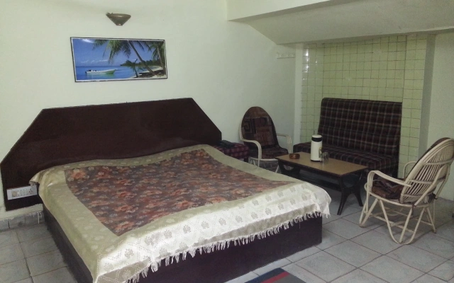 Raj Hotel