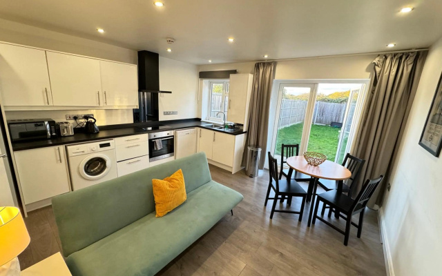 The Hatton Apartments - Free Parking
