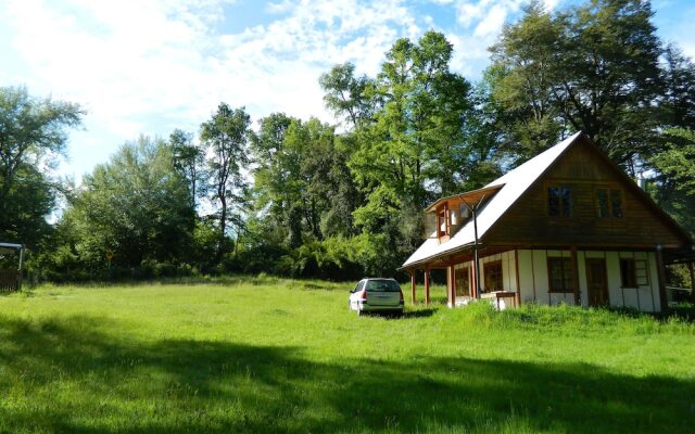 Отель Tu Huella Hostal вид на фасад