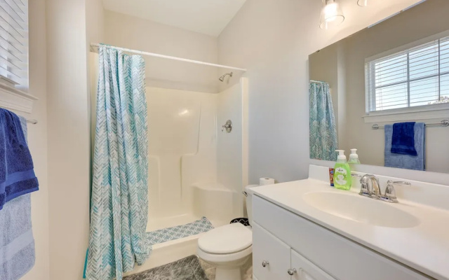 Pet-friendly Wilmington Home - 2 Mi to Riverwalk