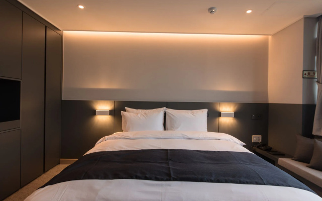 R B Business Hotel