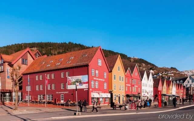Отель Radisson Blu Royal Hotel, Bergen Норвегия, Берген - 3 отзыва об отеле, цены и фото номеров - забронировать отель Radisson Blu Royal Hotel, Bergen онлайн вид на фасад