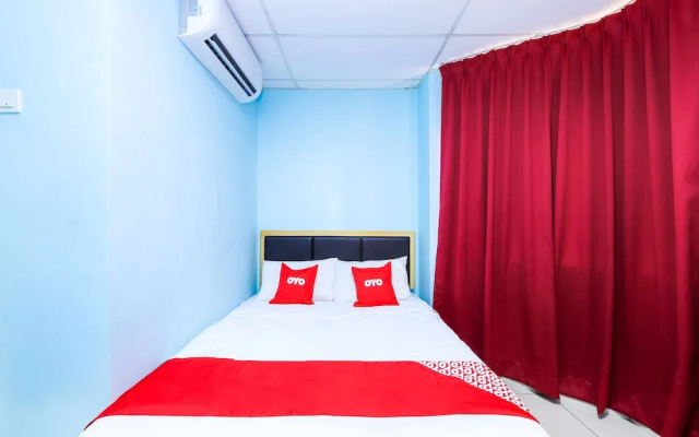 Hotel 22 Northport by OYO Rooms