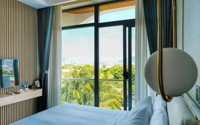 Serene Sea Beach Hotel Danang