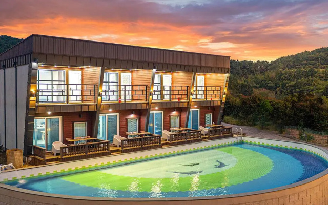 Geojedo Piskina Poolvilla Pension