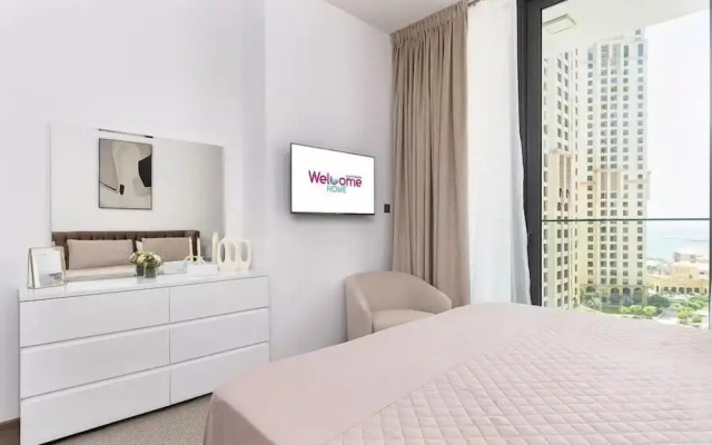 New apt in Dubai Marina with balcony