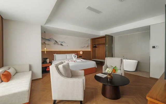 Jincheng Imperial Crown Hotel