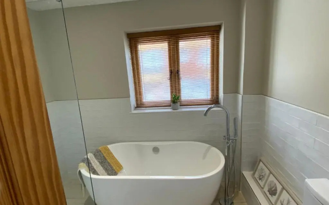 2 Regent Square
