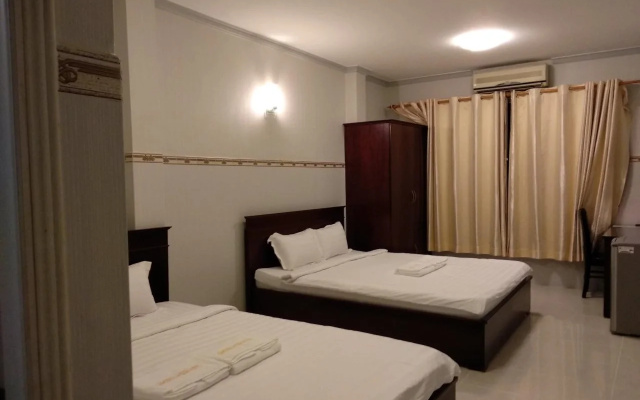 Graceful Saigon Hotel