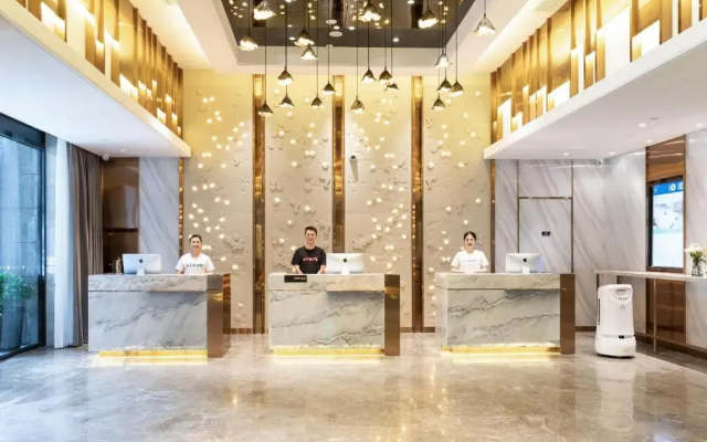 Nanchang High Tech Aixihu Atour Hotel