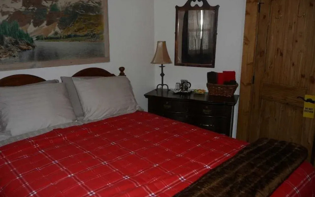 The Twin Lakes Inn
