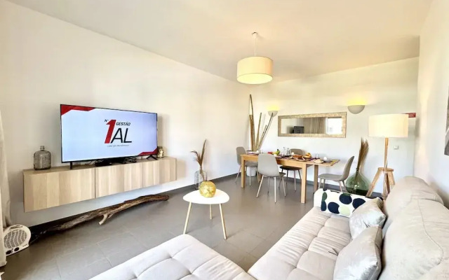 P RA SEA View With Pool by Homing