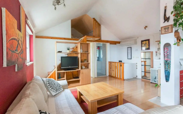 Laura Apartment