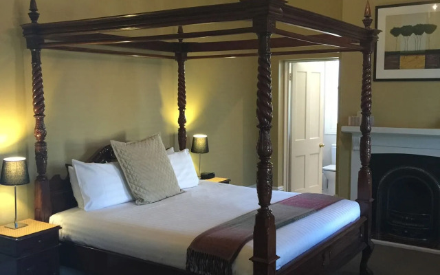 Clydesdale Manor