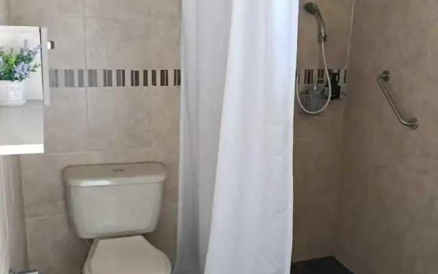 Tauro Black Suites