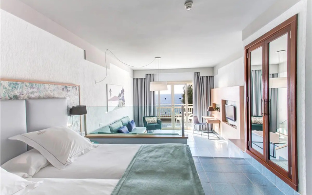 Plus Fariones Suite Hotel