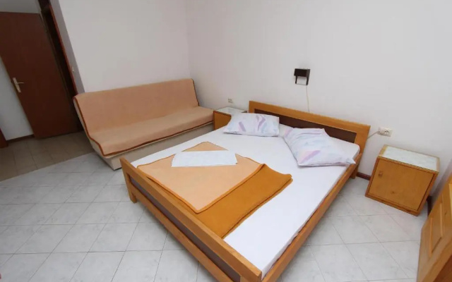 Room and Apartments Mariza