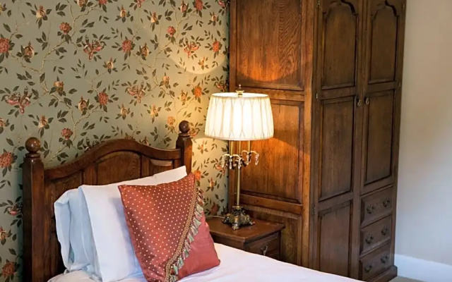 Raheen House Hotel