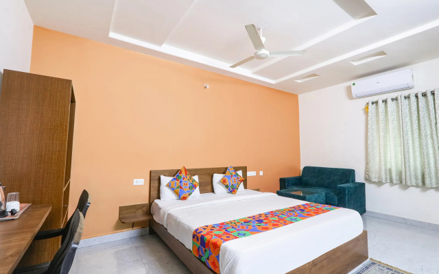 Fabhotel Golden Hitech
