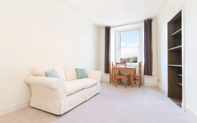 Spacious Flat With Fantastic Views