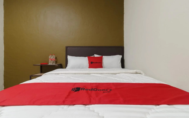 RedDoorz near Cikampek Mall Karawang